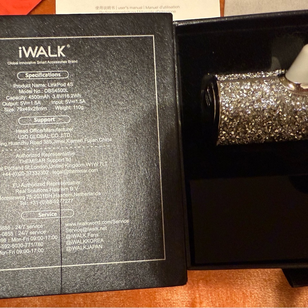 IWalk Silver Portable Charger - Picture 4 of 6